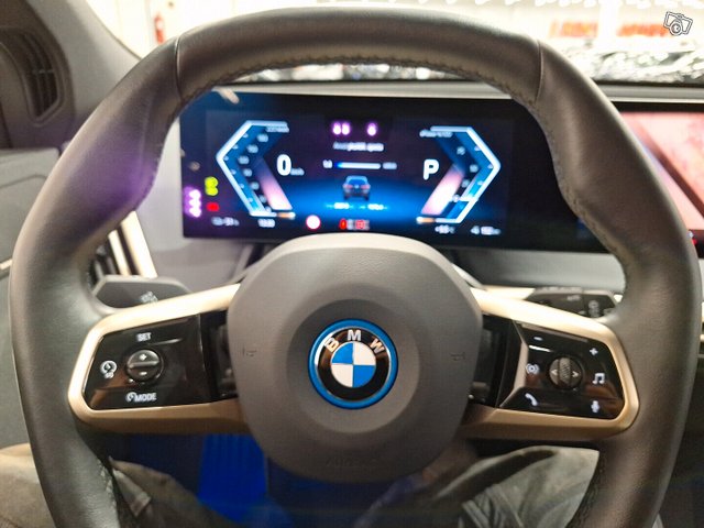 BMW IX 23