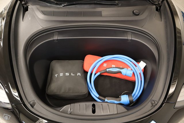 Tesla Model 3 19