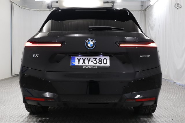 BMW IX 5