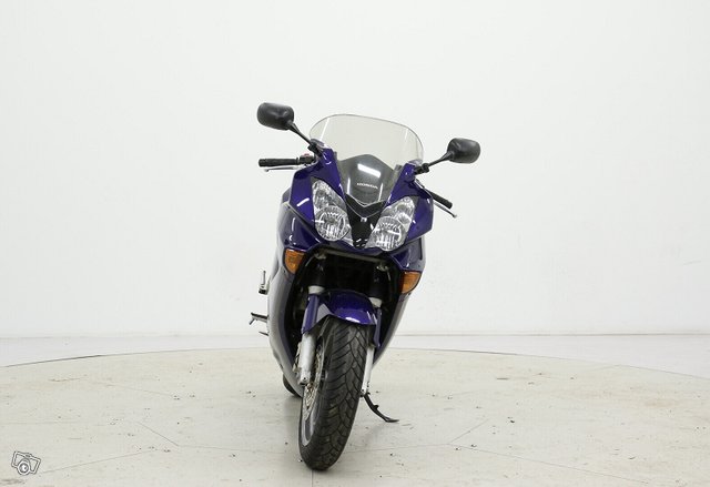 Honda VFR800A 2