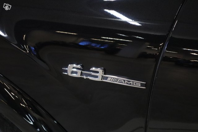 Mercedes-Benz ML 63 AMG 9