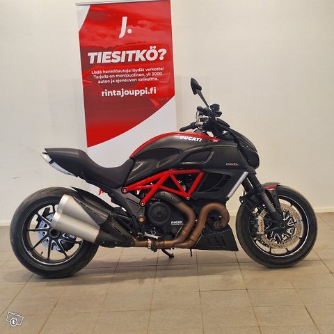 DUCATI DIAVEL CARBON ABS 2