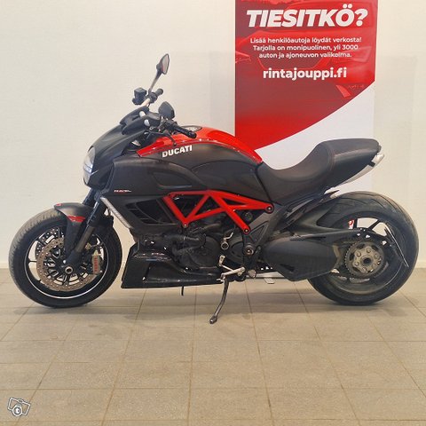 DUCATI DIAVEL CARBON ABS 3