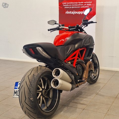 DUCATI DIAVEL CARBON ABS 7