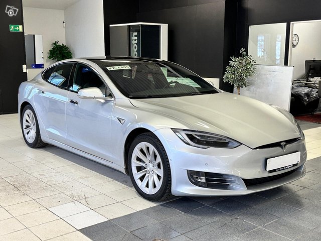 Tesla Model S 1