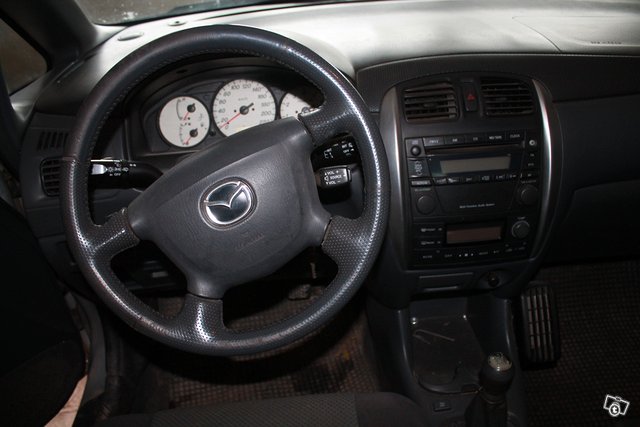 Mazda Premacy 4