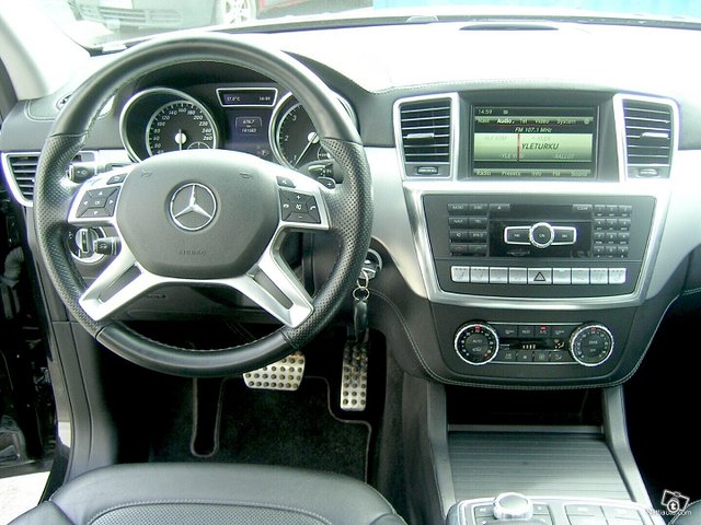 Mercedes-Benz GL 8