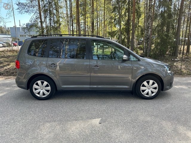 Volkswagen Touran 7