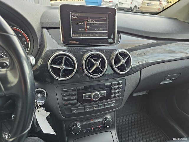 Mercedes-Benz B 17
