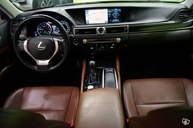 Lexus GS 21