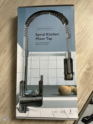 Uusi keittiöhana, kuva 1