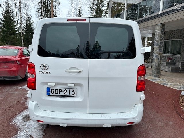 Toyota Proace 12