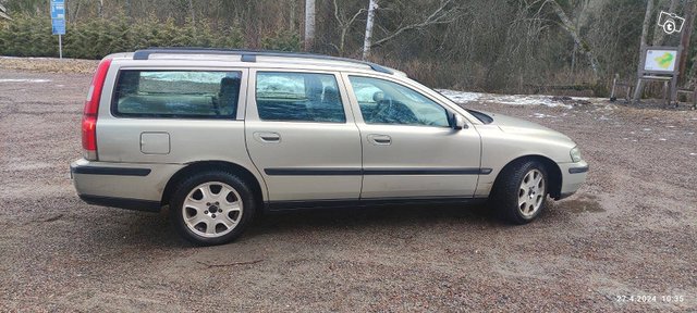 Volvo V70 3