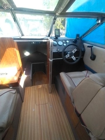 Bayliner Capri 5