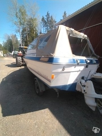 Bayliner Capri 6