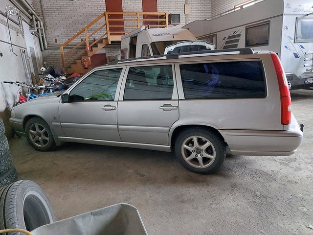 Volvo V70 2