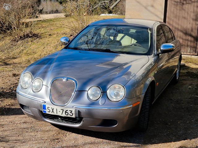 Jaguar S-Type 4