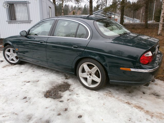 Jaguar S-Type 4