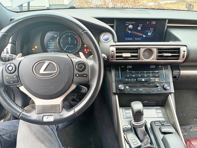 Lexus IS 11