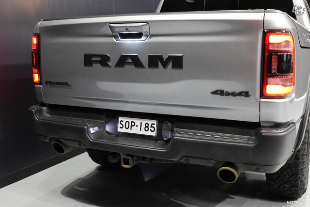 Dodge Ram 9