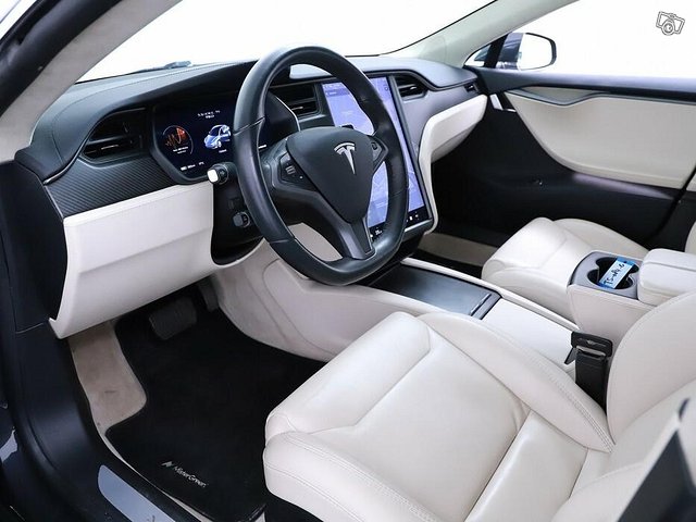 Tesla Model S 5