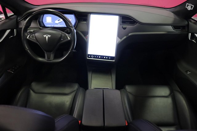 Tesla Model S 24