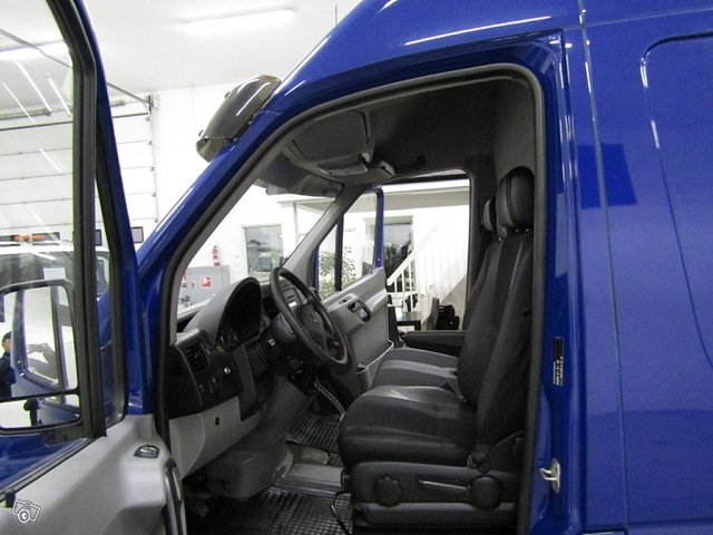 Mercedes-Benz Sprinter 4