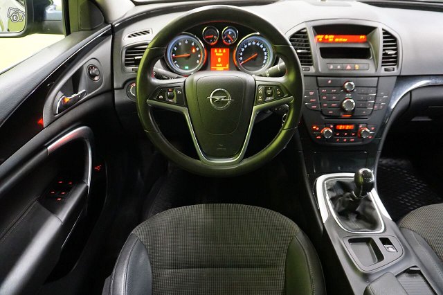 Opel Insignia 13