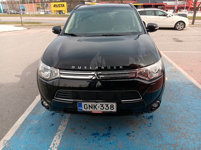 Mitsubishi Outlander 1