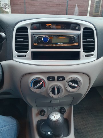 Hyundai Accent 6