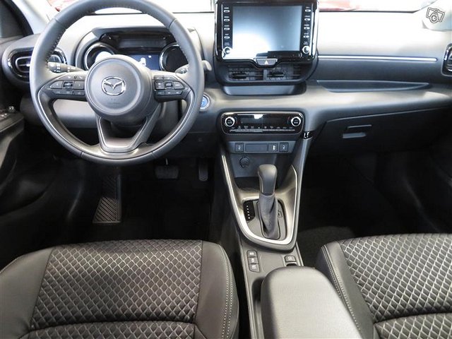 Mazda Mazda2 4