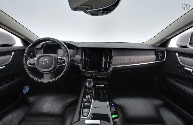 Volvo V90 9