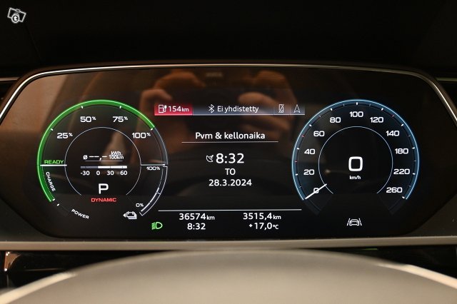 Audi E-tron 17