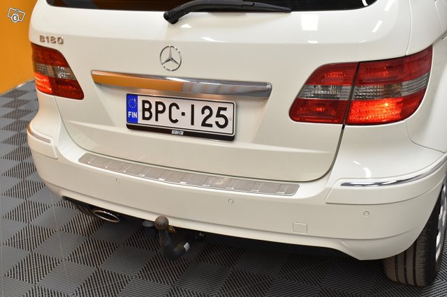 Mercedes-Benz B 8