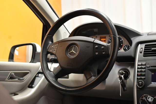 Mercedes-Benz B 16