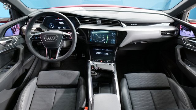 Audi Q8 E-TRON 11
