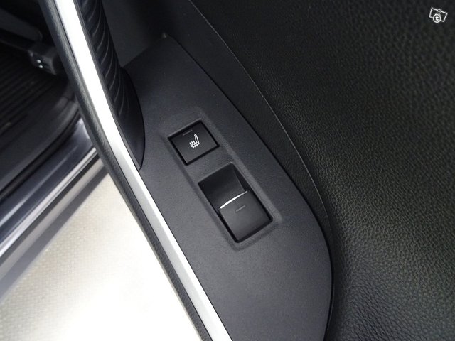 Toyota RAV4 Plug-in 15