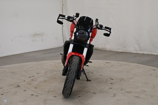 Ducati MONSTER 8