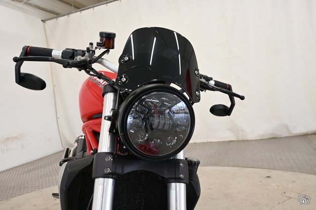 Ducati MONSTER 9