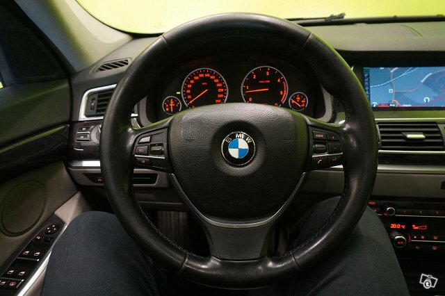 BMW 530 Gran Turismo 11