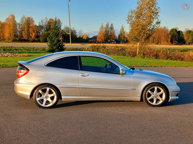 Mercedes-Benz C-sarja 8