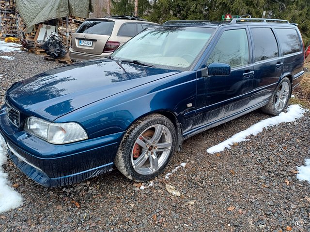 Volvo V70 5