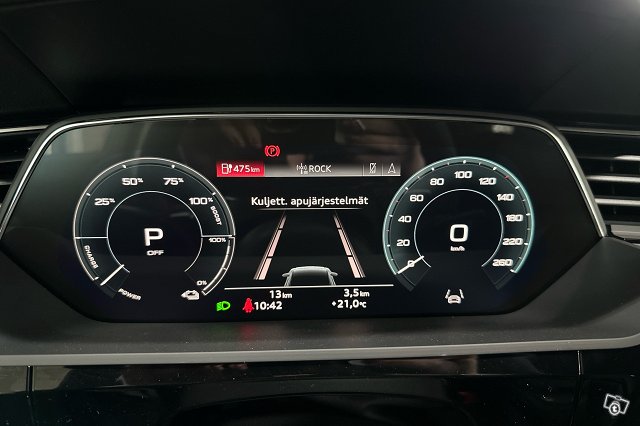 Audi Q8 E-tron 12