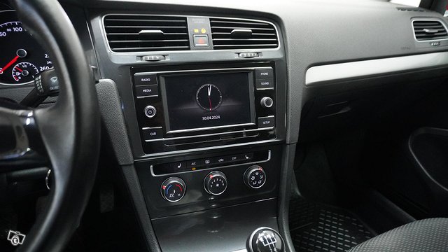 VOLKSWAGEN Golf 7