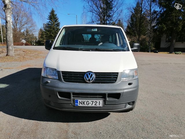 Volkswagen Caravelle 2