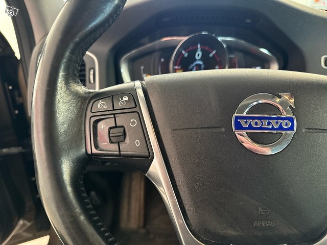 Volvo V60 Cross Country 15
