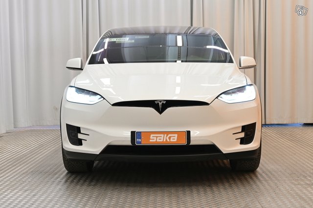 Tesla Model X 2