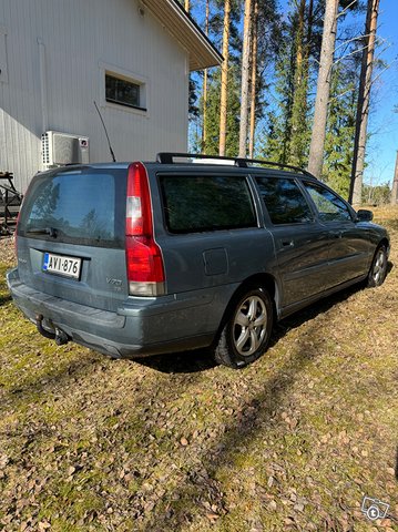 Volvo V70 3