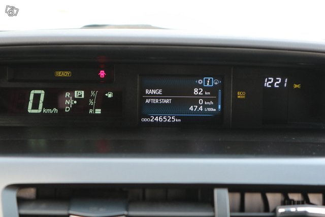 Toyota Prius+ 16