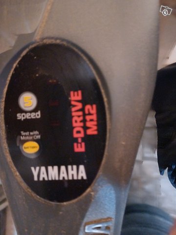 Yamaha M12 sähköperämoottori, kuva 1